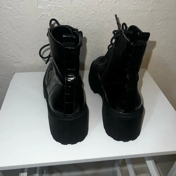 Forever 21 Black Glossy Combat Boots - Picture 4 of 5